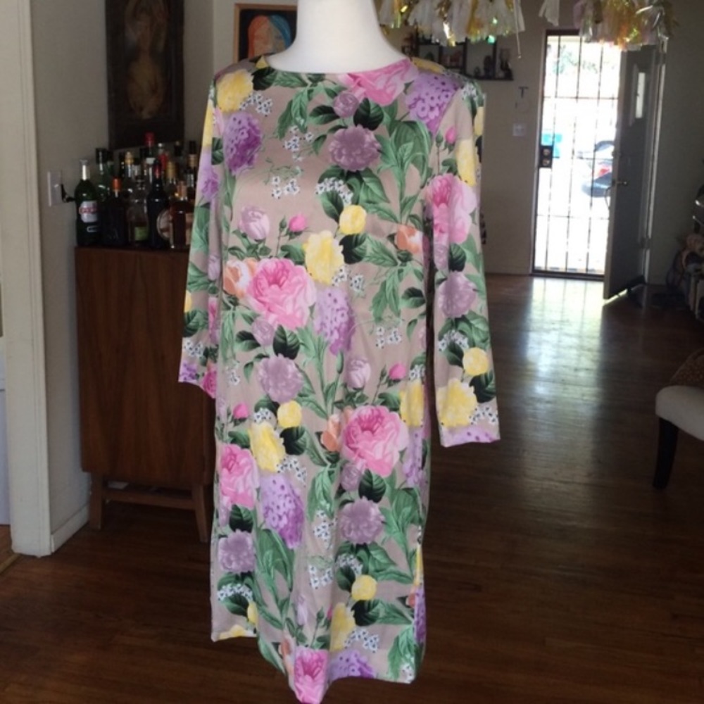 Silky Floral Minidress 🌷🌺